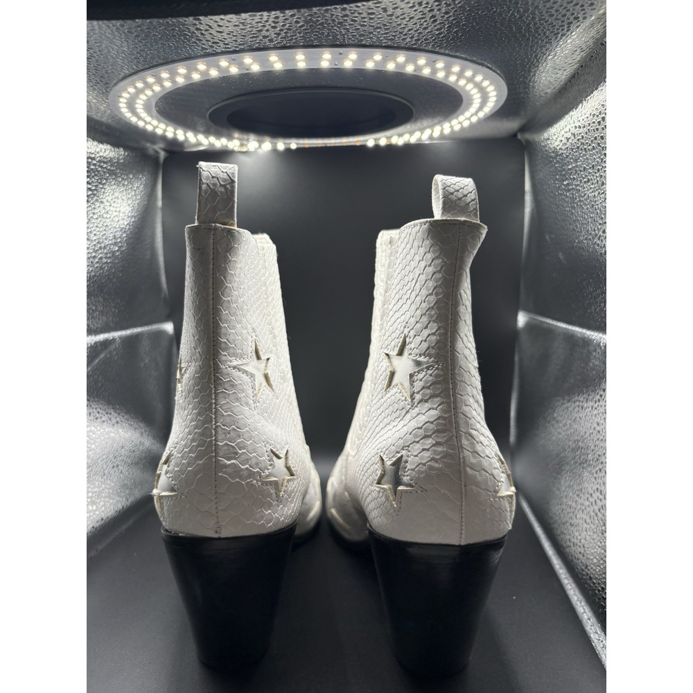 Betsy Johnson Women's 10 Silver Star Cowgirl Short Boots White Shiny Faux Snake - Picture 4 of 12